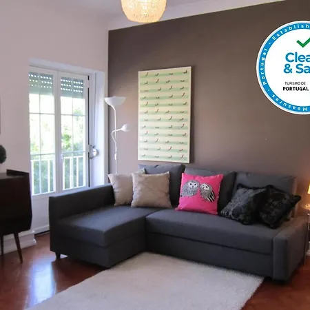 Alvalade Ii Airport Guest house 3*