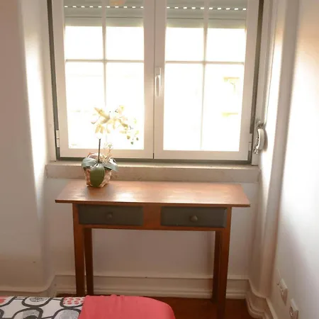 Гостевой дом Alvalade Ii Airport 3*