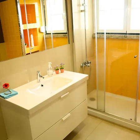 Гостевой дом Alvalade Ii Airport 3*