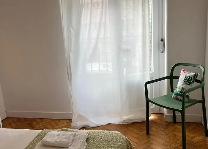 Alvalade Ii Airport Gasthuis 3*