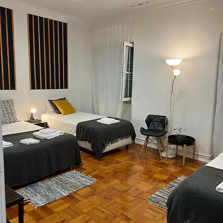 Alvalade Ii Airport Guest house