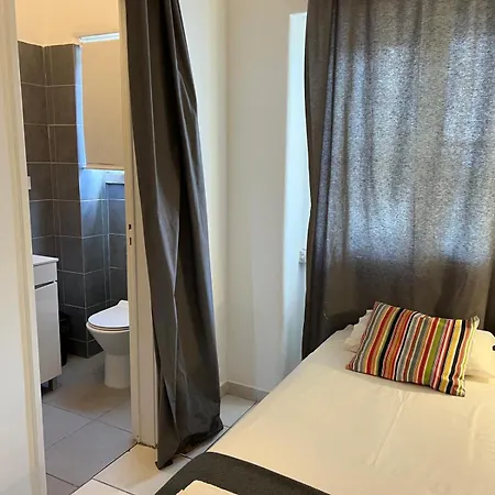 Guest house Alvalade Ii Airport