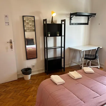 Alvalade Ii Airport Guest house